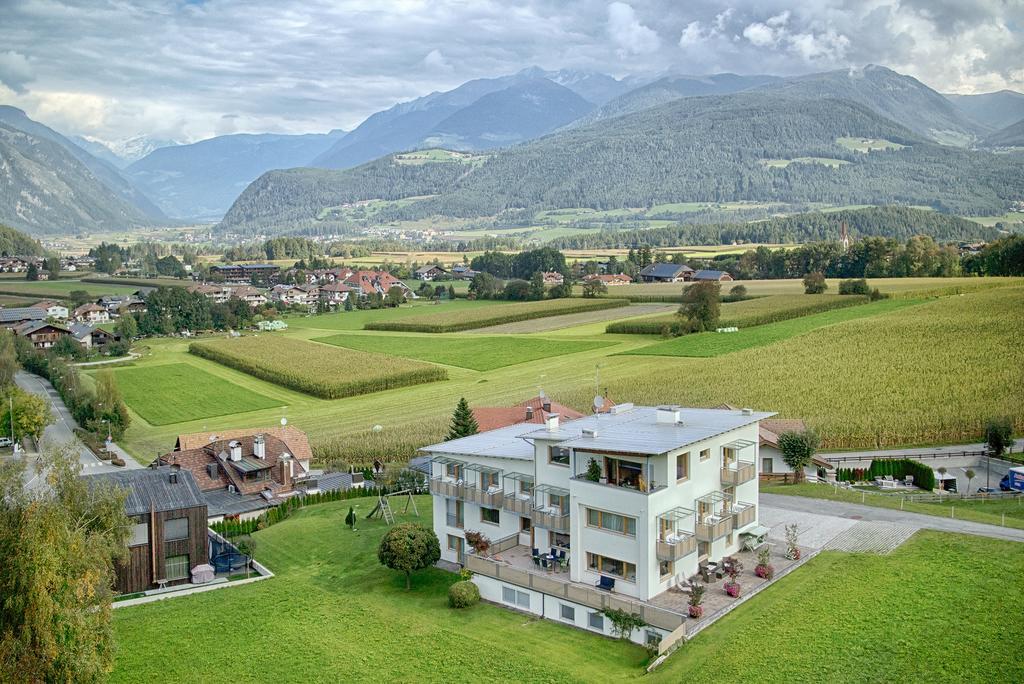 Garni Schorneck Bed & Breakfast Brunico Exterior photo